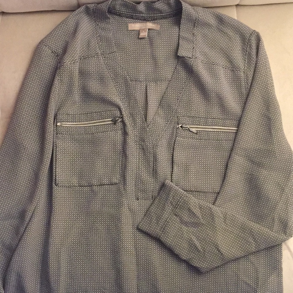 Banana Republic long sleeve women’s shear top.